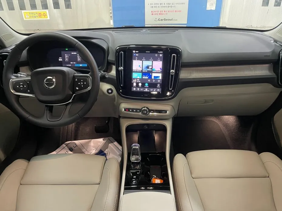 Volvo XC40 2026 из KR, фото 7
