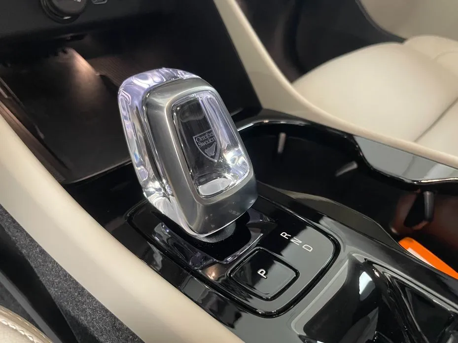 Volvo XC40 2026 из KR, фото 3