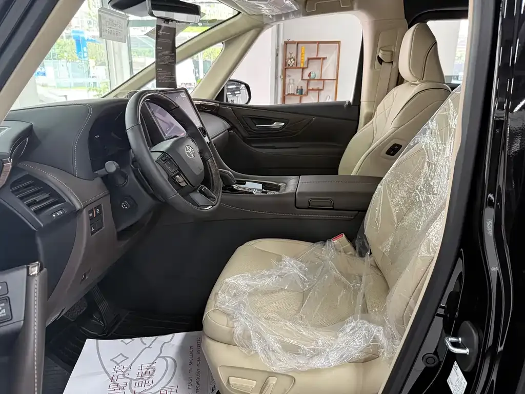 Toyota Alphard — фото 3