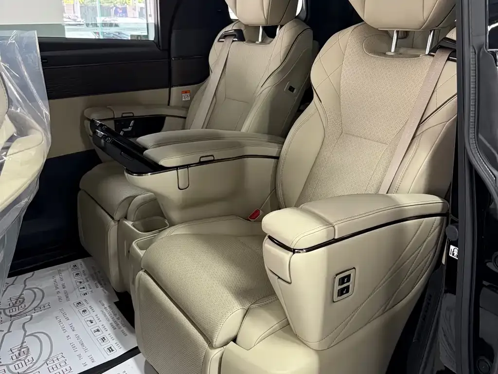 Toyota Alphard — фото 5