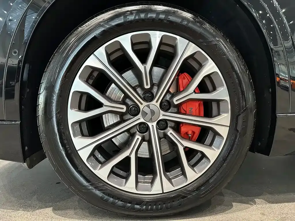 NIO EC6 — фото 10