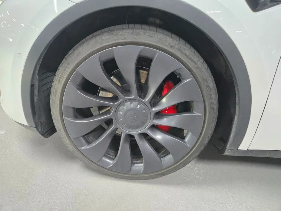 Tesla Model Y 2021 из KR, фото 5