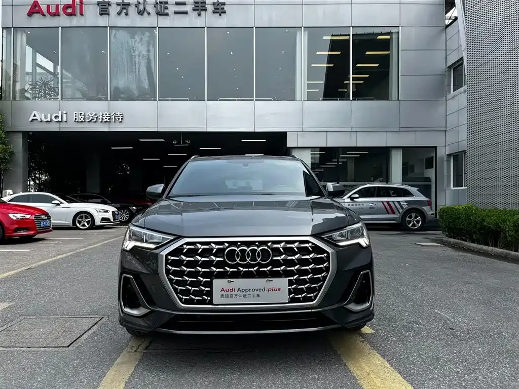 Audi Q3 — фото 10