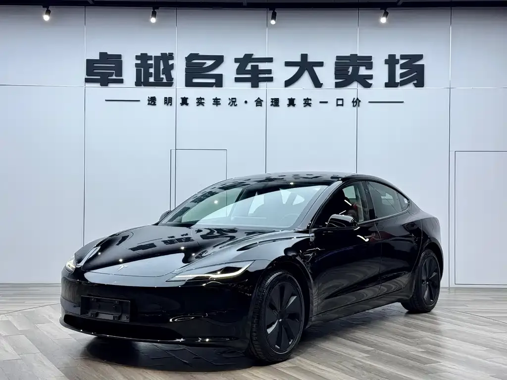 Tesla Model 3 — фото 1