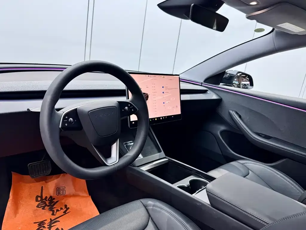 Tesla Model 3 — фото 5