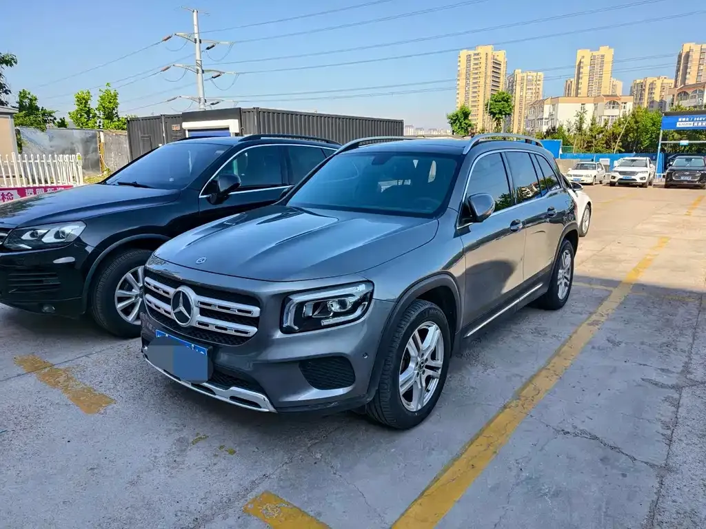 Mercedes-Benz GLB — фото 1