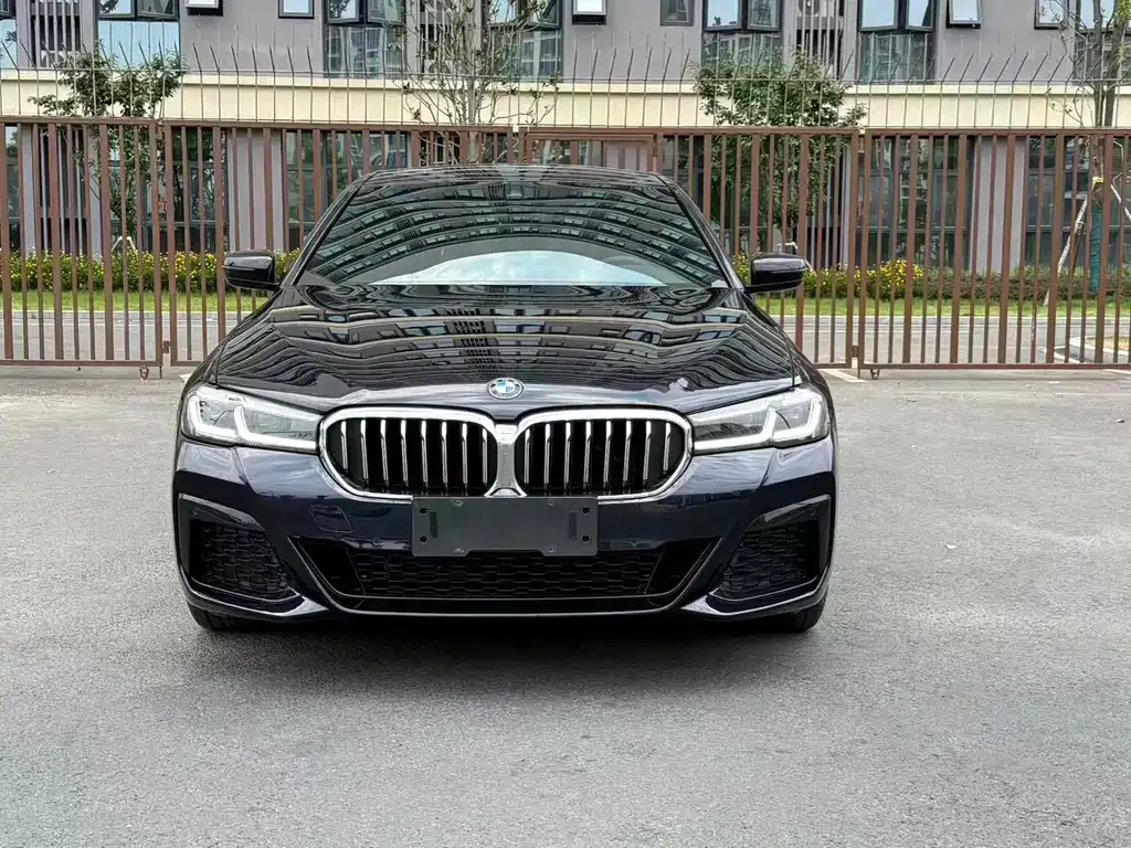 BMW 5 Series — фото 4