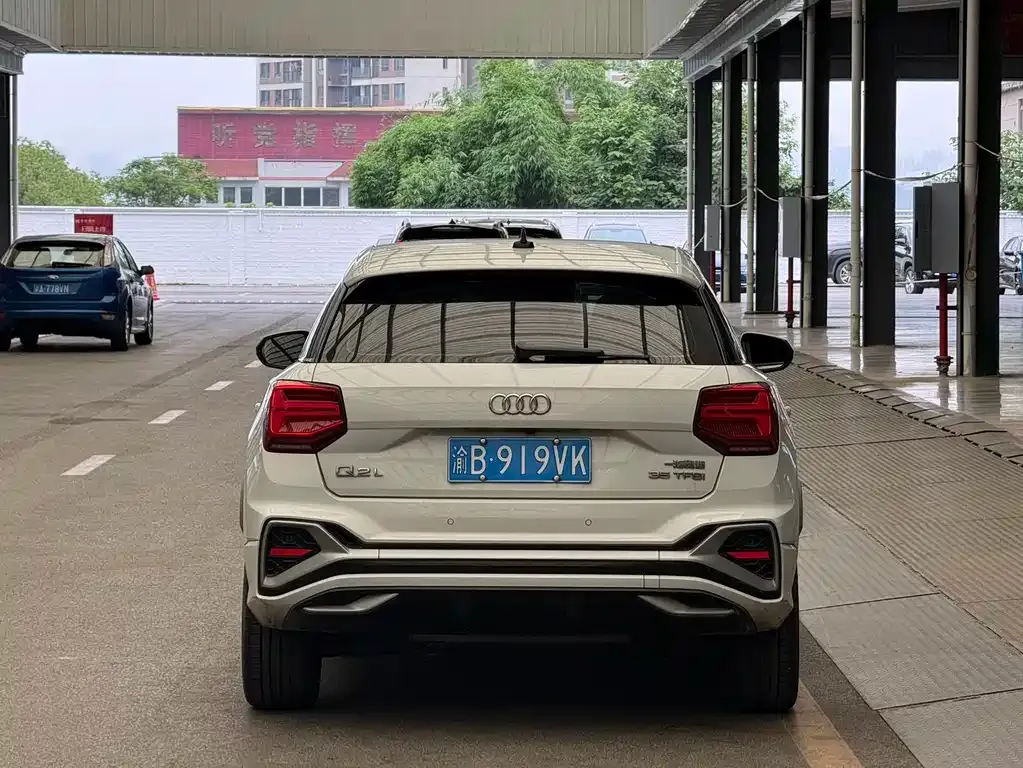 Audi Q2L — фото 3