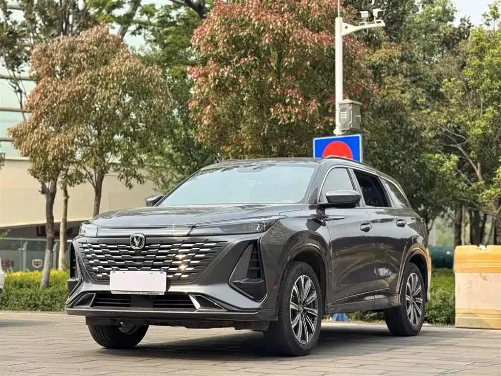 Changan CS75PLUS — фото 1