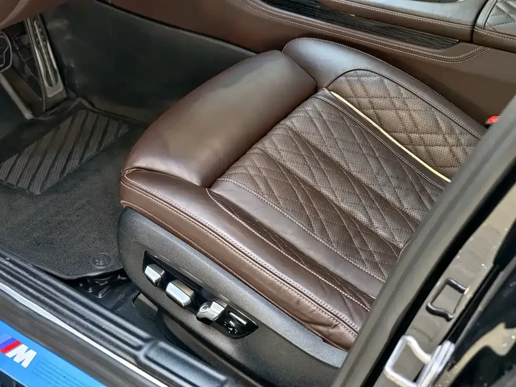 BMW 7 Series 2021 из CN, фото 10