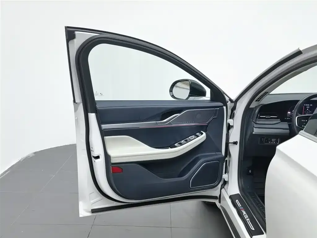 Lincoln Z 2023 из CN, фото 6