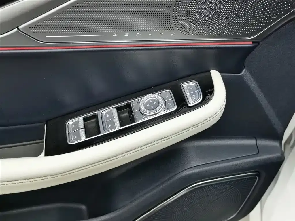 Lincoln Z 2023 из CN, фото 5
