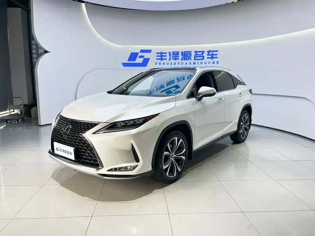 Lexus RX — фото 1