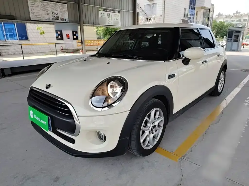 MINI Cooper (3-door) — фото 1