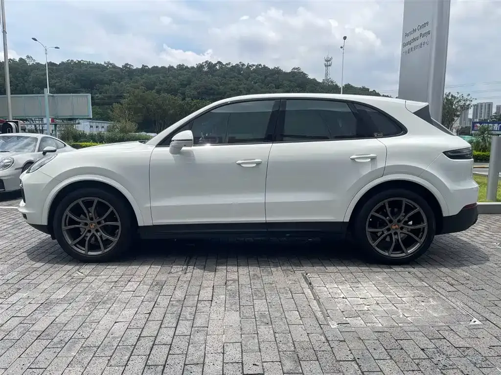 Porsche Cayenne — фото 10