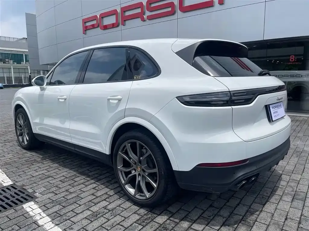 Porsche Cayenne — фото 8