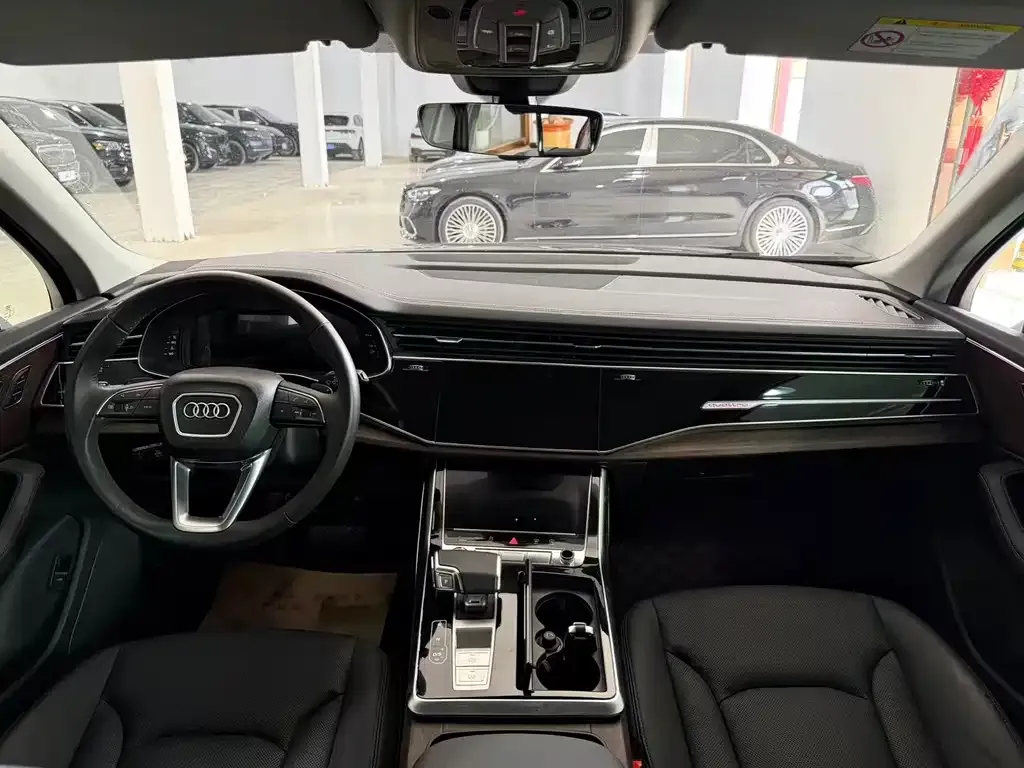Audi Q7 2024 из CN, фото 8
