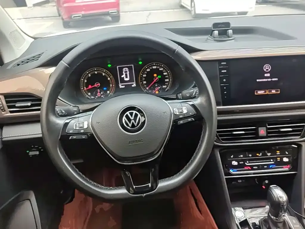 Volkswagen Tharu — фото 3