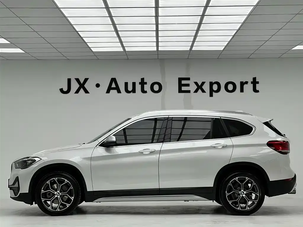 BMW X1 — фото 8