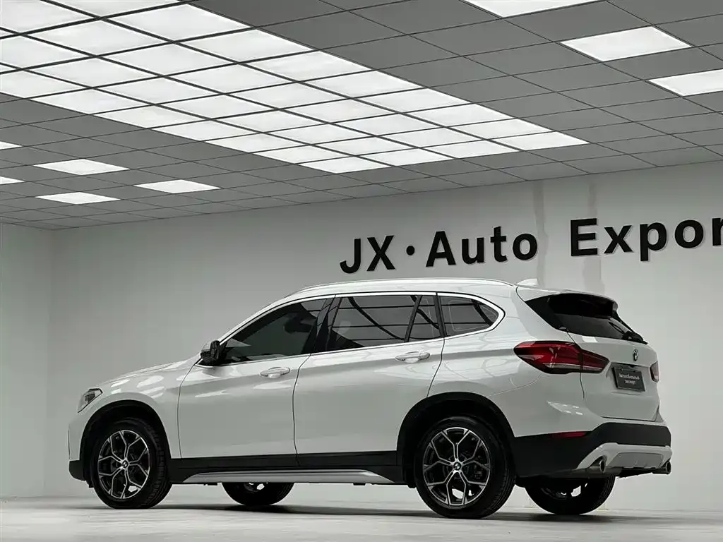 BMW X1 — фото 10