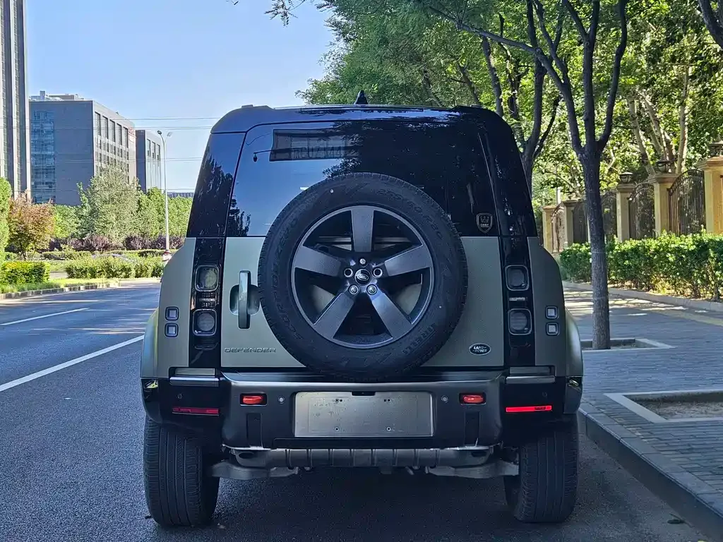 Land Rover Defender — фото 8