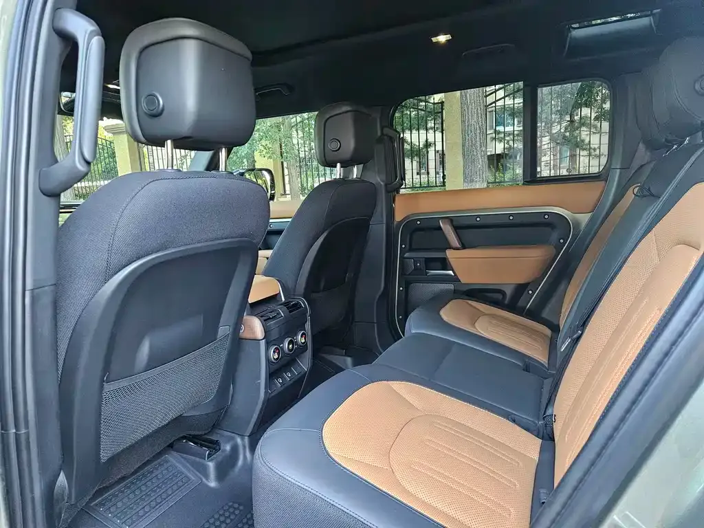 Land Rover Defender — фото 7