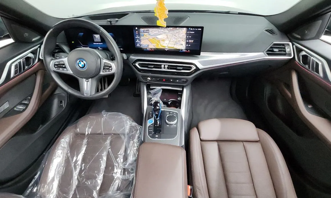 BMW i4 — фото 10