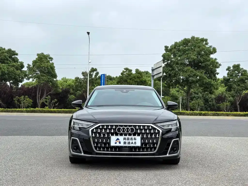 Audi A8 — фото 9