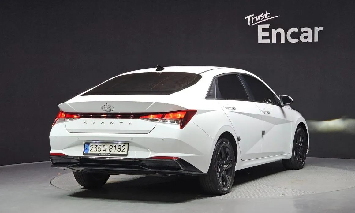 Hyundai AVANTE — фото 3