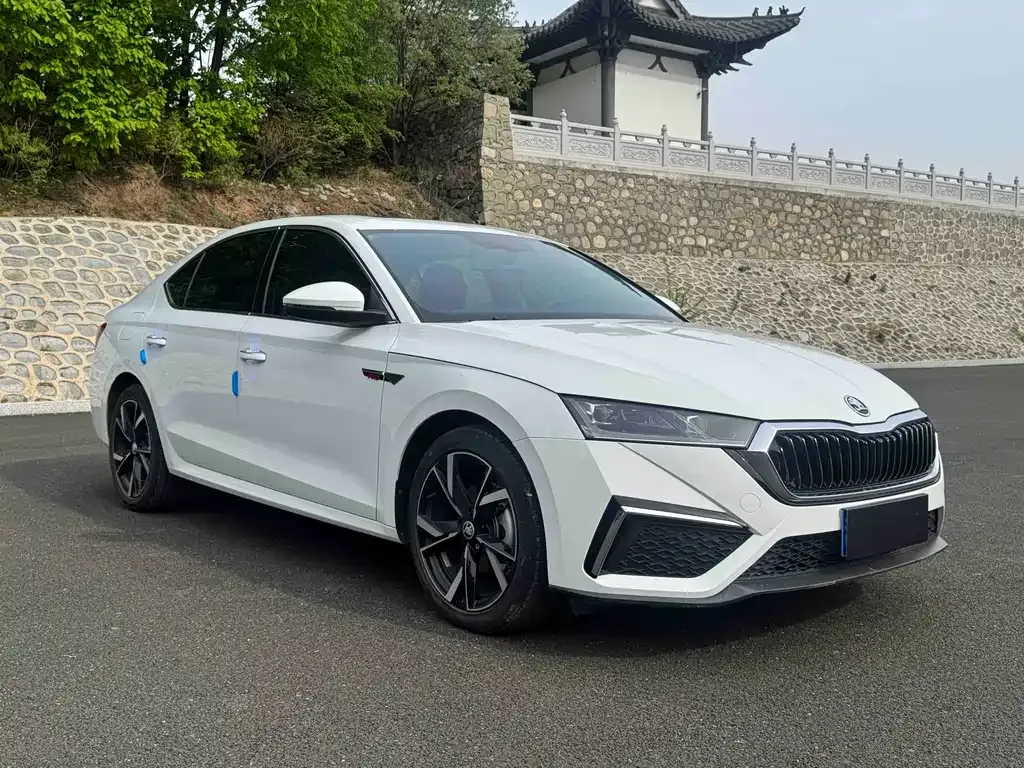 Skoda Octavia — фото 5