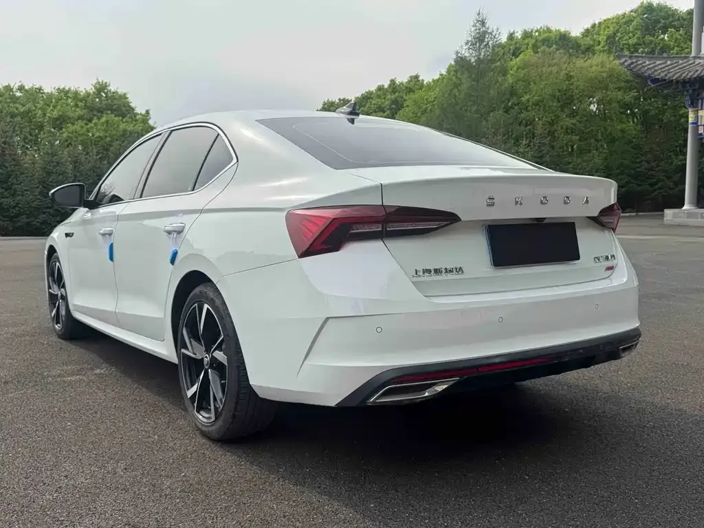 Skoda Octavia — фото 7