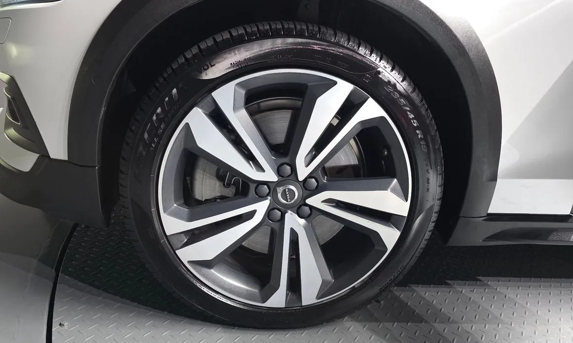 Volvo V60 2021 из KR, фото 6