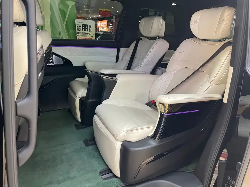 GAC Motor Trumpchi M8 — фото 10