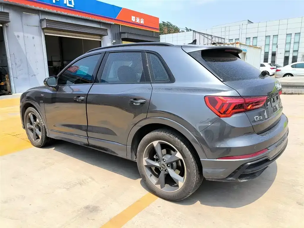 Audi Q3 — фото 10