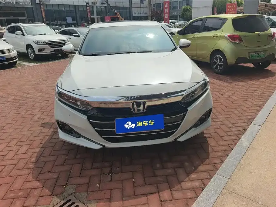 Honda Accord — фото 8