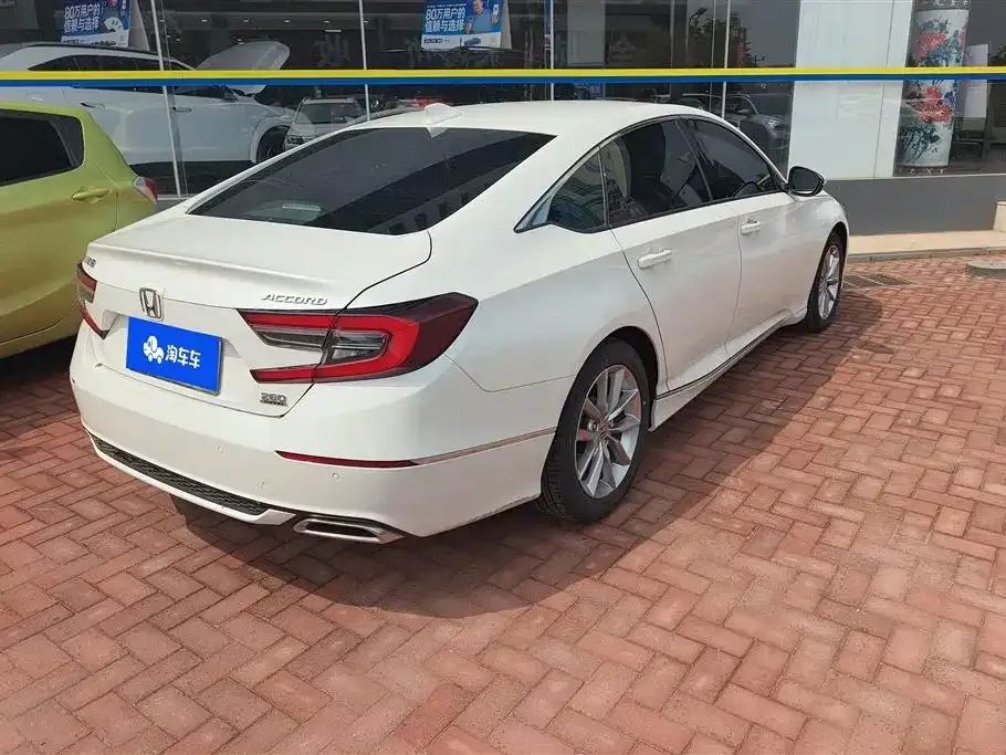 Honda Accord — фото 6