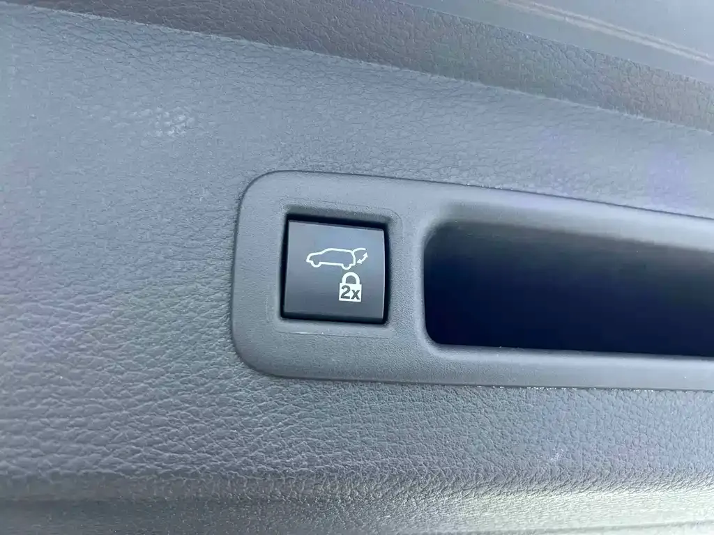 Toyota Sienna — фото 4