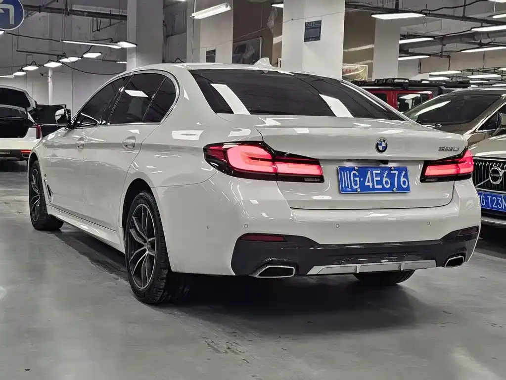BMW 5 Series — фото 10