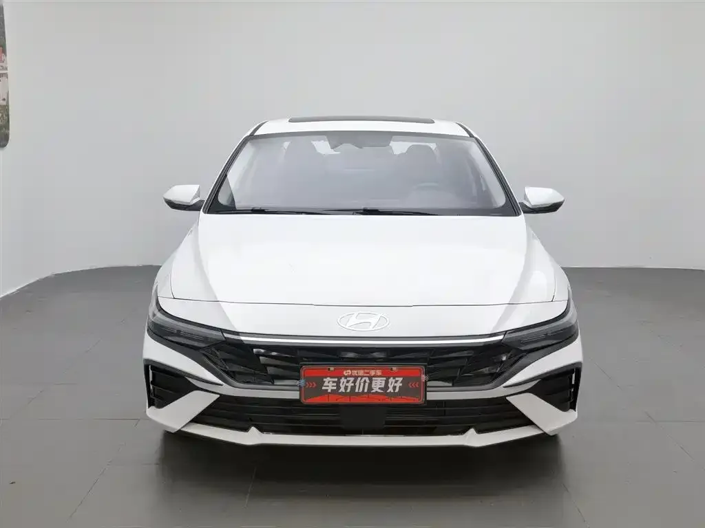 Hyundai Elantra — фото 3