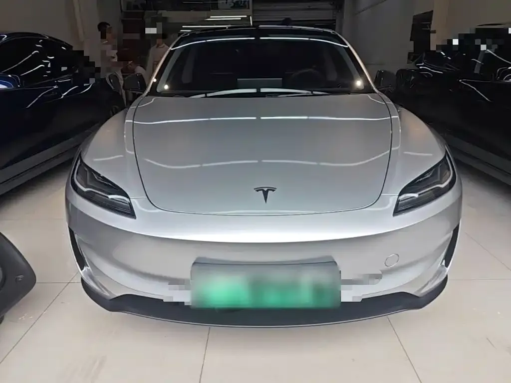 Tesla Model 3 — фото 4