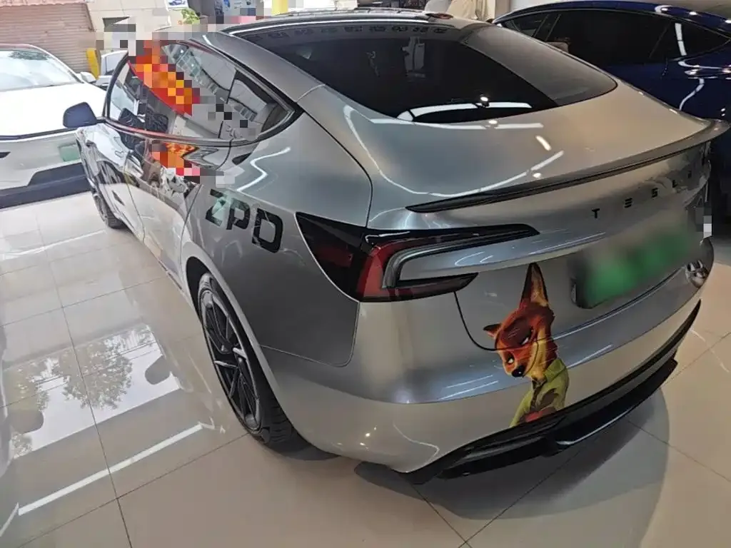 Tesla Model 3 — фото 10