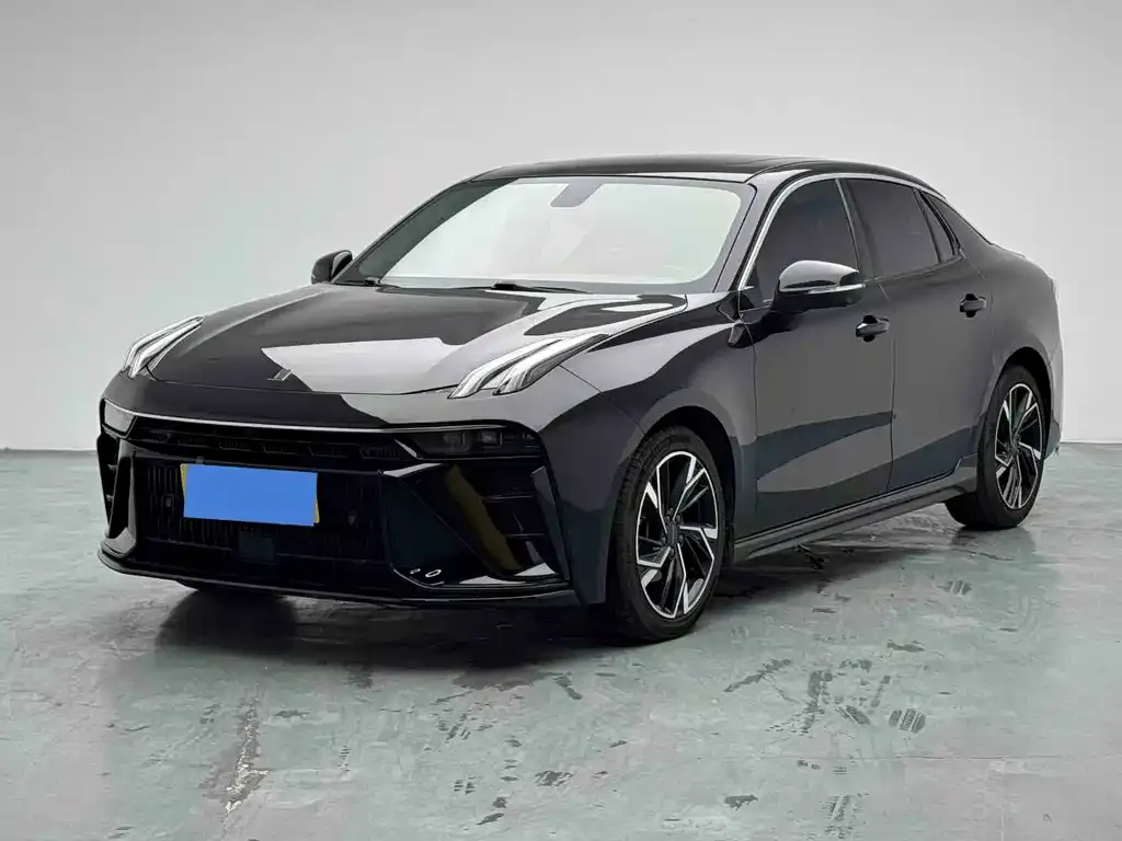Lynk & Co 03