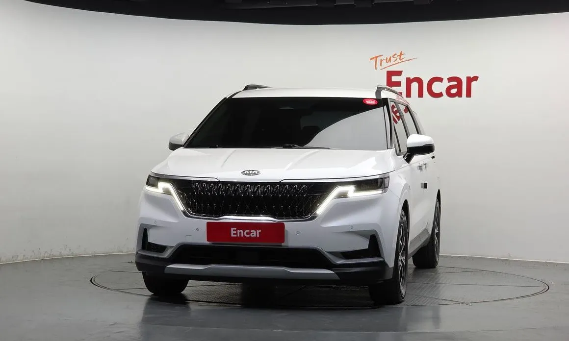 Kia Carnival — фото 10