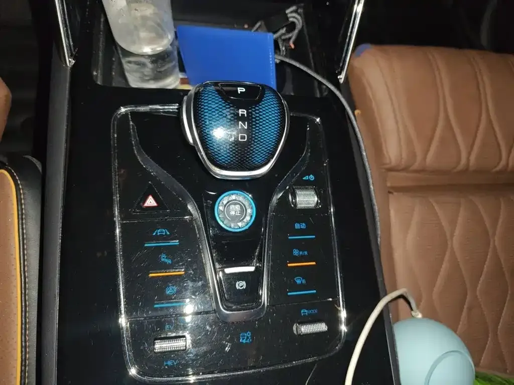 BYD Tang New Energy 2023 из CN, фото 8