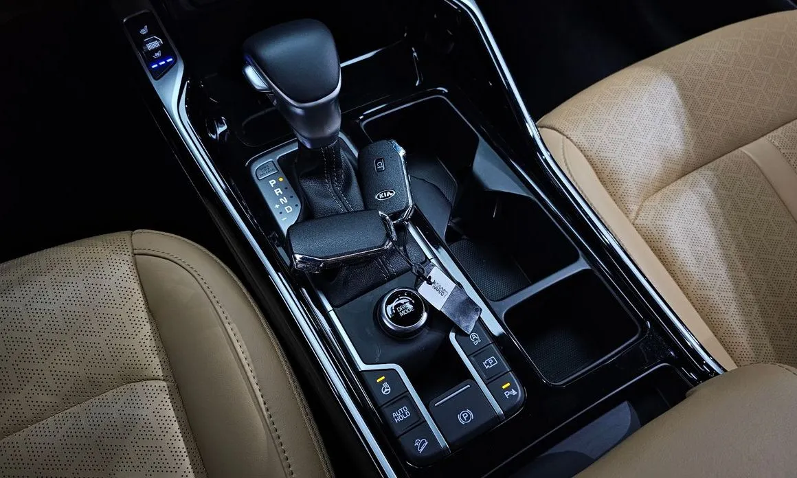 Kia Sorento — фото 10