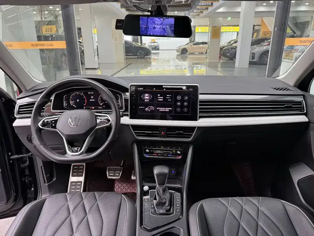 Volkswagen Tiguan L — фото 8