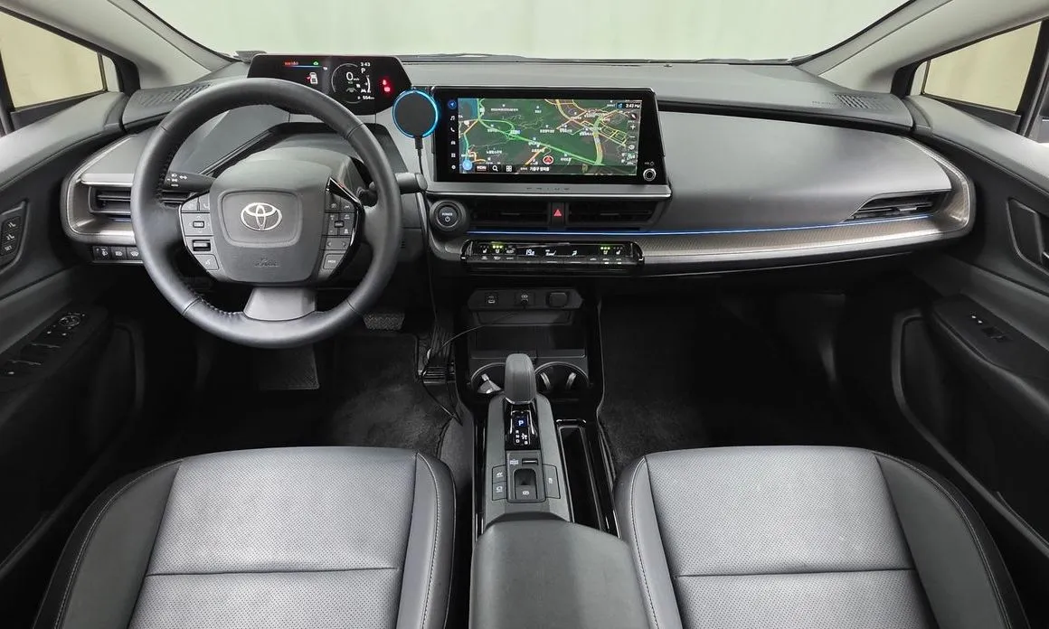 Toyota Prius 2024 из KR, фото 8