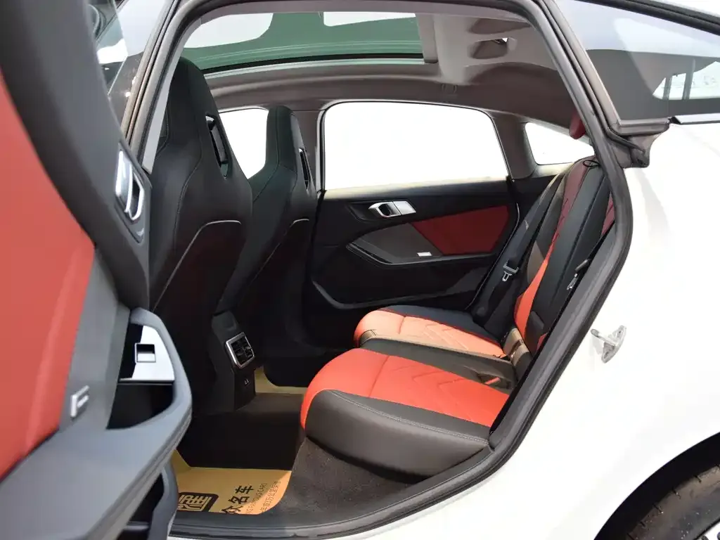 BMW 2 Series 2025 из CN, фото 8