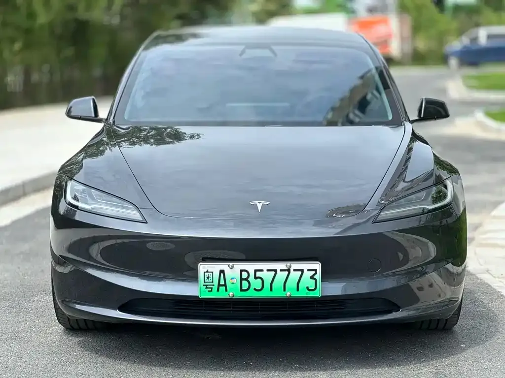 Tesla Model 3 — фото 6