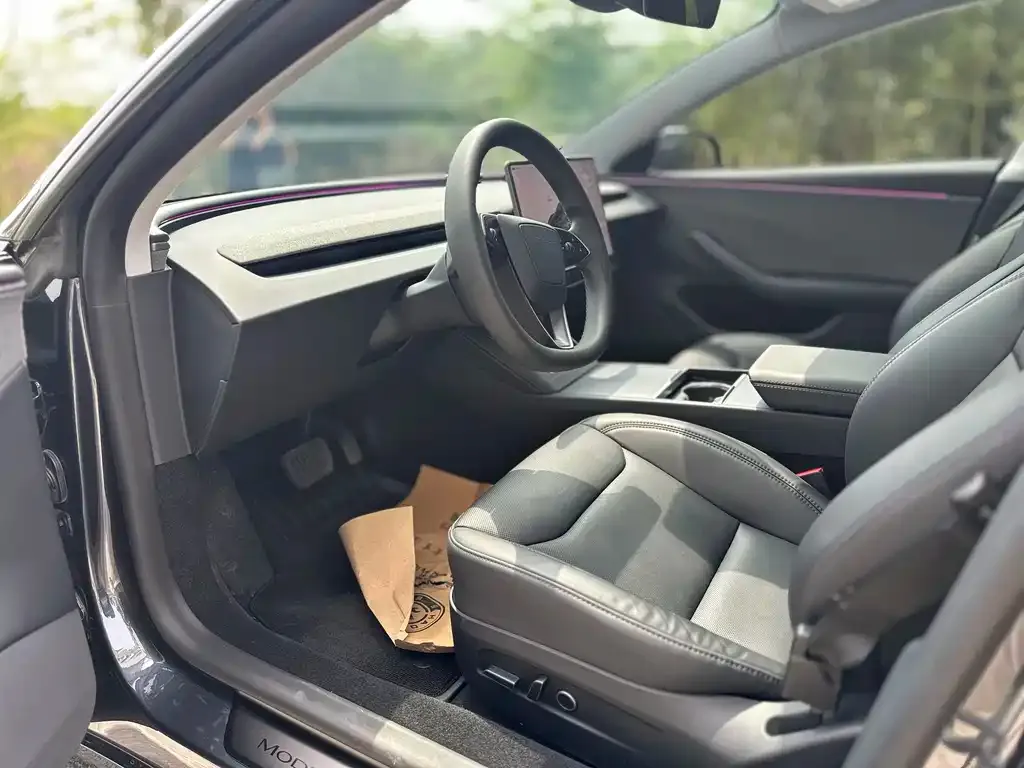 Tesla Model 3 — фото 8